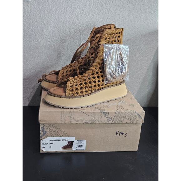 Free People Luca Laceup Sandal Size 6 Brown Tan Boho Chic Rattan Suede NIB - Picture 1 of 14